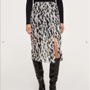 NWT - printed midi skirt.  Knot detail.